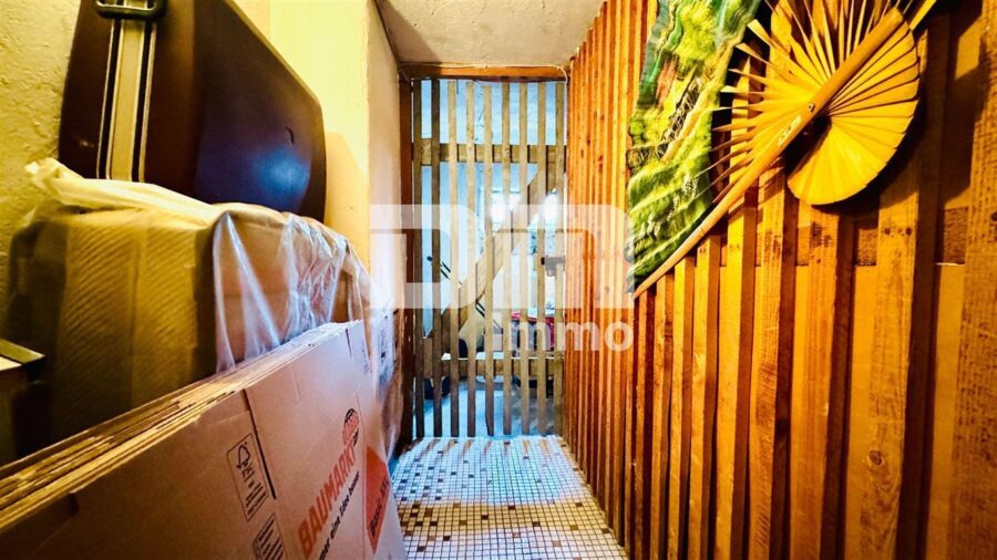 Kompakte Dreizimmer DG Wohnung in gepflegtem Dreifamilienhaus in gesuchter Lage - Kellerraum / Abteil